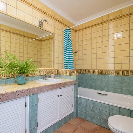 Semesterbostad Beachfront *